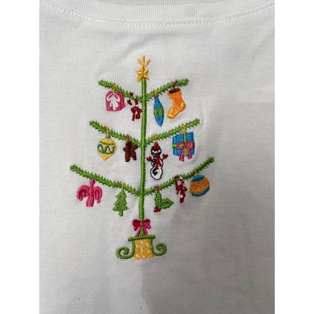 Onque casuals  Christmas tree embroidered pullover n long sleeve top size small￼
